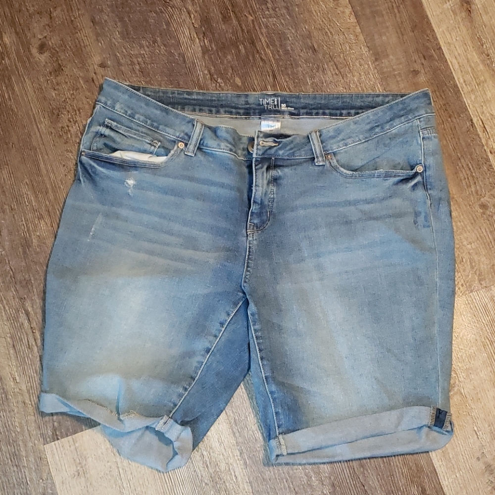 Blue wash jean shorts